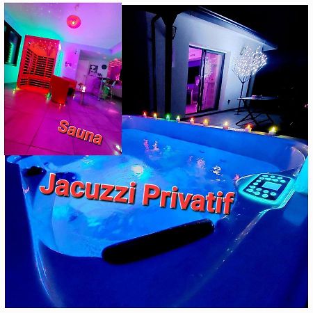 Un Séjour Romantique en couple avec Jacuzzi privé Chromothérapie Jardin Maison privée Ychoux Esterno foto