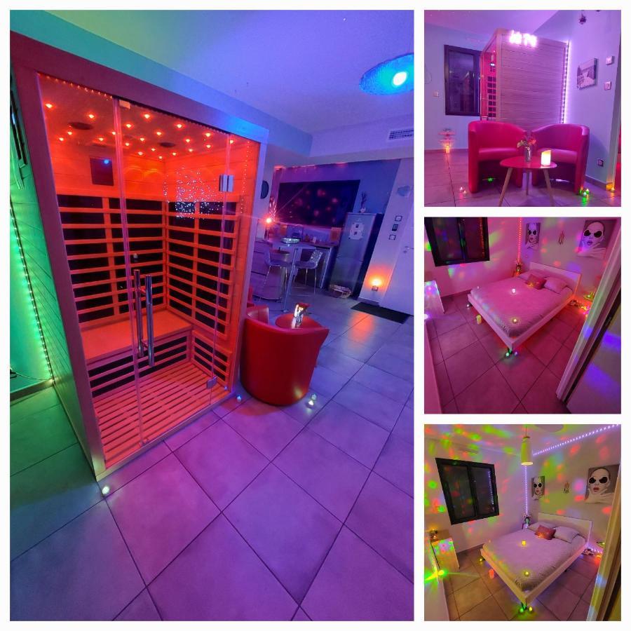 Un Séjour Romantique en couple avec Jacuzzi privé Chromothérapie Jardin Maison privée Ychoux Esterno foto